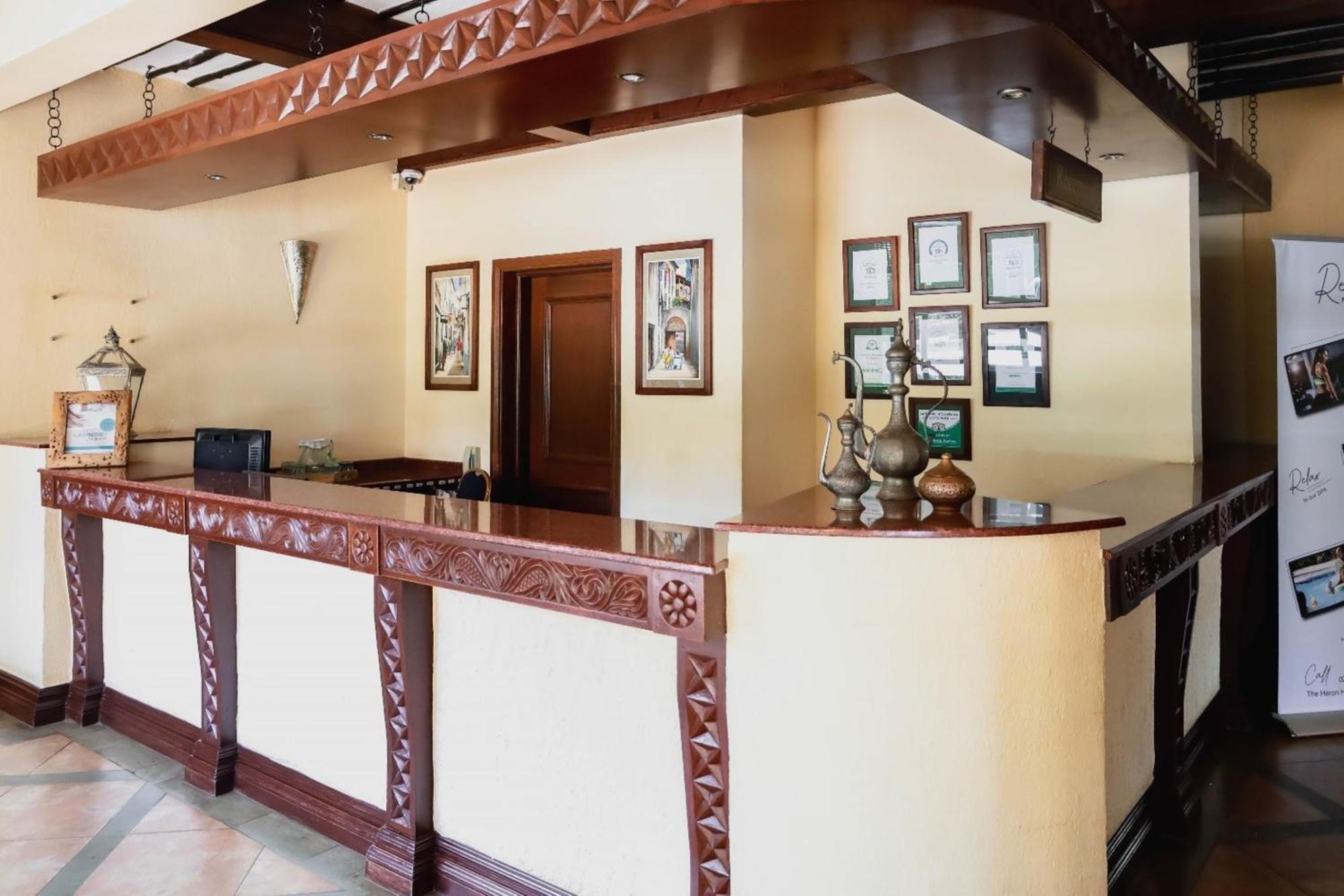 เดอะฮีรอนปอร์ติโกโฮเต็ล Hotel ไนโรบี ภายนอก รูปภาพ